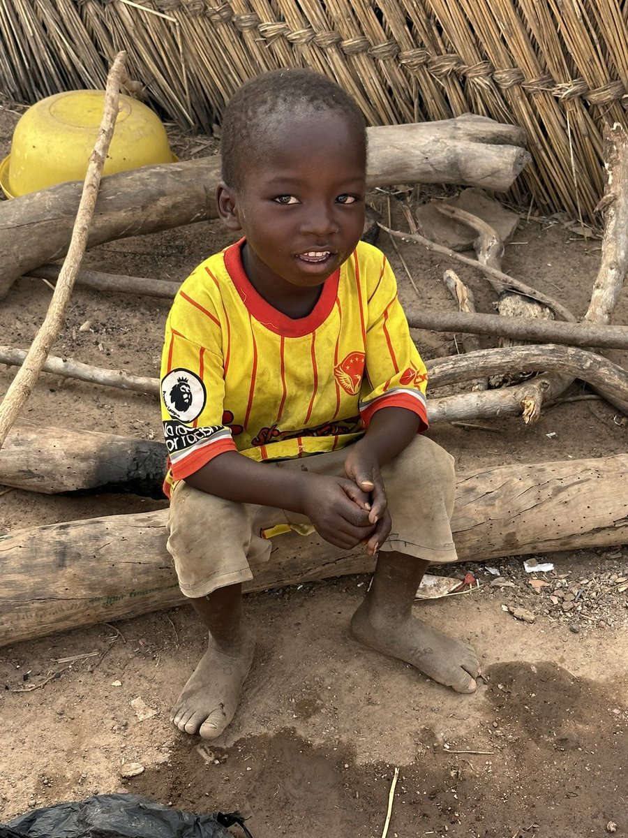 Yokluk ve mücadele dolu bir hayatın içinde Ramazan... 🌙

📍Burkina Faso 🇧🇫