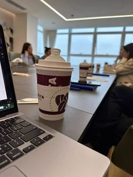 AddisonAnna18's tweet image. Meeting done and dusted! Covered all the important points, shared updates, and brainstormed some exciting new initiatives. Feeling accomplished!📘🖊️