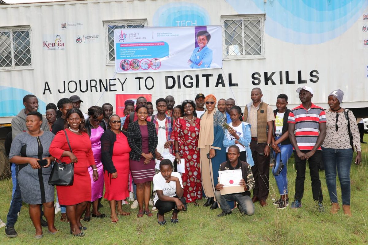 GladysShollei's tweet photo. During the graduation of the youth from Uasin Gishu County at Kapsoya. They've completed the Basic Digital Skills Training program and the Ajira Digital training. 

Thanks to Huawei Kenya Limited for their partnership with the Gladys Boss Foundation that made this possible. https://t.co/0PUx09OQQc
