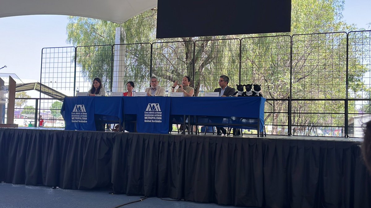 escenosergio's tweet photo. Se madrugó y peregrinó a la @UAMXoc a ver esta bonita mesa hablar sobre #desigualdad: @SoteloEsthela @Viri_Rios @rmcamposvazquez @ahaasp @oxfammexico 

#triunfazo https://t.co/TaAtSEfyii