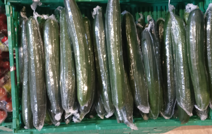 Nos venden los pepinos plastificados, pero luego nos cobran la bolsa en la que los metemos para SALVAR EL PLANETA