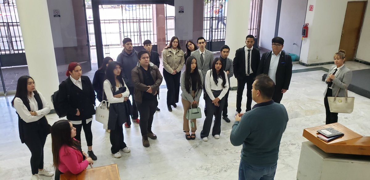 #CulturaLegislativa 

Hoy agradecemos la visita de alumnas y alumnos de la Licenciatura en #Derecho de la  #UTAN <a href="/utan/">Universidad UTAN</a>

Acuden para conocer las instalaciones del Poder Legislativo, así como el trabajo que se realiza al interior de #TuCongreso  

¡Bienvenidos!