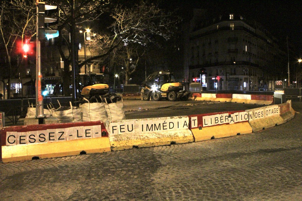 Hier soir, Golem a de nouveau collé dans les rues de Paris pour un cessez-le-feu immédiat, pour la libération des otages et pour alerter sur l'urgence humanitaire à Gaza