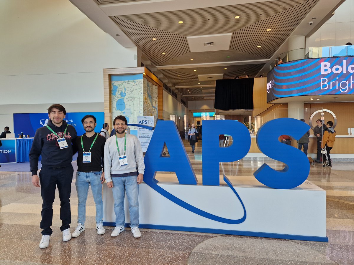 R_MoranTovar's tweet image. Had the chance to meet old Colombian friends, Nico and Juanfe, during the 2024 @APSphysics March meeting. Such a pleasure to see you guys!