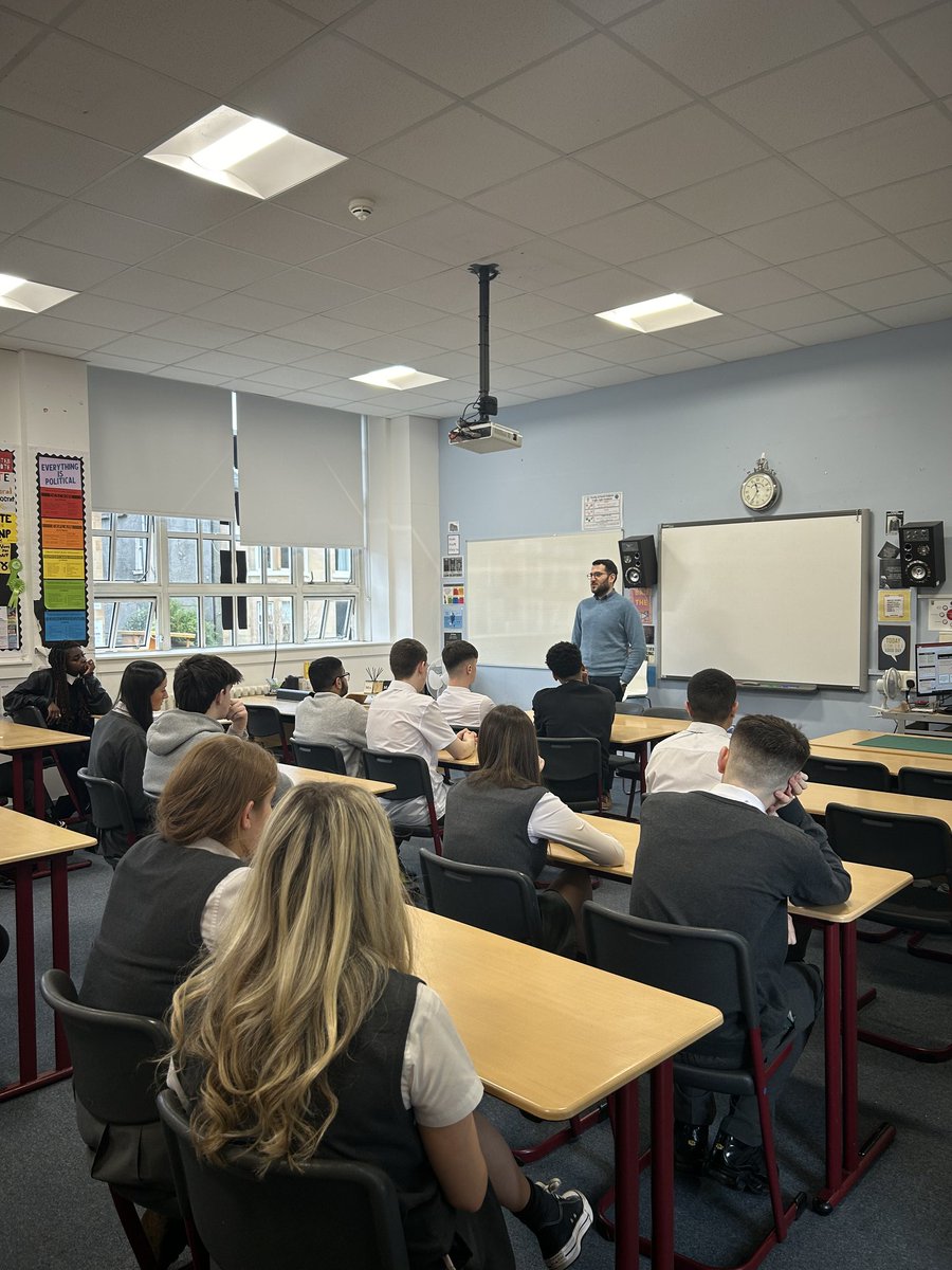 Thank you to <a href="/PaulJSweeney/">Paul Sweeney</a> for visiting S4 Modern Studies pupils <a href="/HolyroodSec/">Holyrood Secondary</a>. Pupils have been learning about the role of an MP/MSp and these talks are invaluable for our young people. Pupils, as always, were a credit! <a href="/MrsSharonWatson/">Sharon Watson</a>