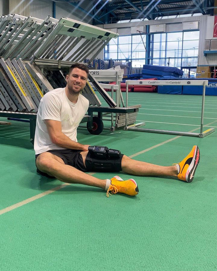 promotion_fit's tweet image. hurdling champion @andrew_pozzi uses #ProMOTIONEV1 to help with DOMS after a tough training session 

Combine your warms-ups, cool-downs, post-training recovery and injury rehab in one portable device 🙌 

#ContrastTherapy #ExerciseRecovery #AtheleteApproved #BritishAthletics