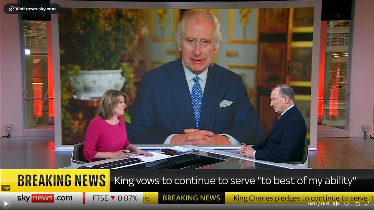 I really didn't believe there was anything in this #katespiracy photoshopping business by the royals, but I'm pretty sure the King isn't this big.