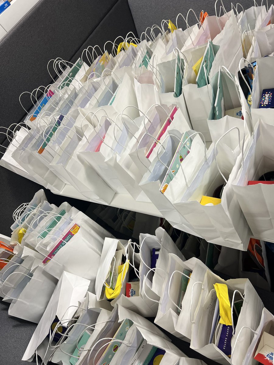 BfdSWApp's tweet photo. Busy day today! Student social workers on placement in @LDteamBradford packed 200 gifts as part of their multi faith project. Gifts will be going to people the service supports - they include a craft, sweet treat, flowerpot, seeds and a homemade card. 🛍️🎨🍬🍫🌻🌱🪴🤩 https://t.co/TkB7egDIyu