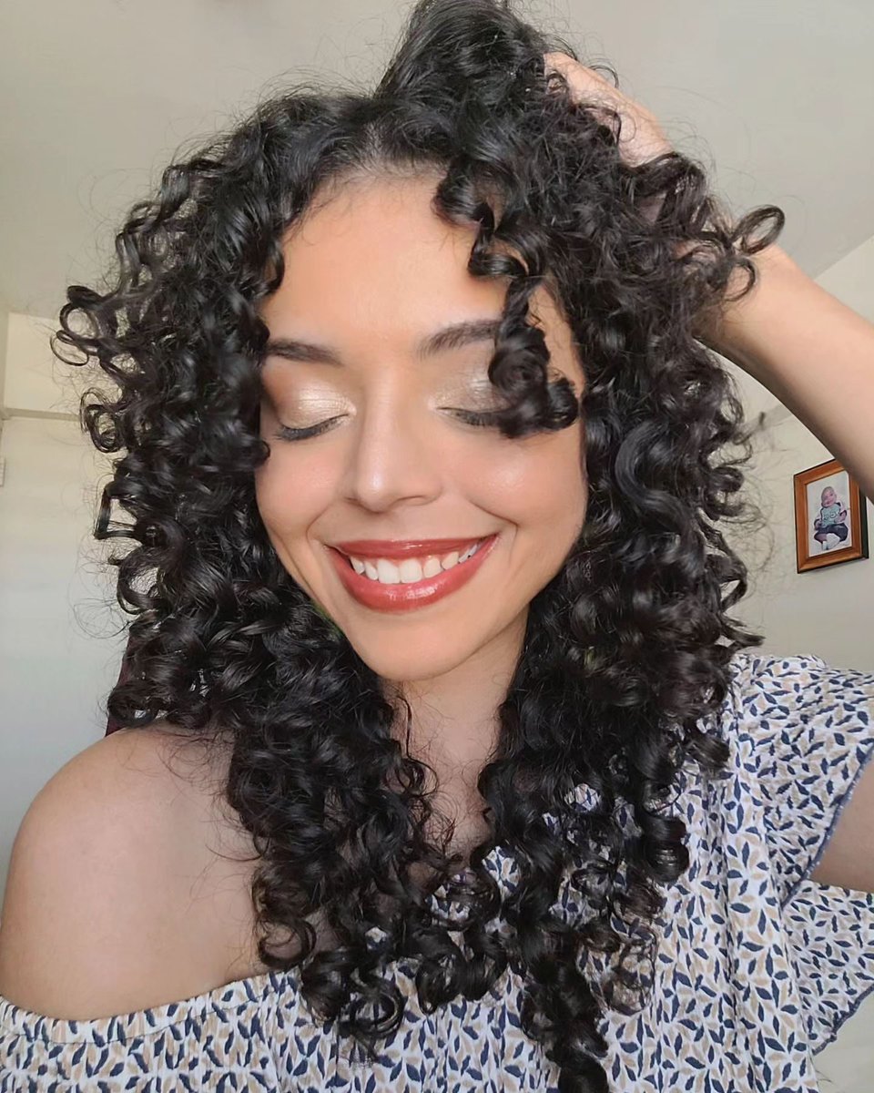 Curly hair appreciation post😍🌀 From wash to style celebrate every step with the help of #PaulMitchell Flexible Style Super Sculpt!