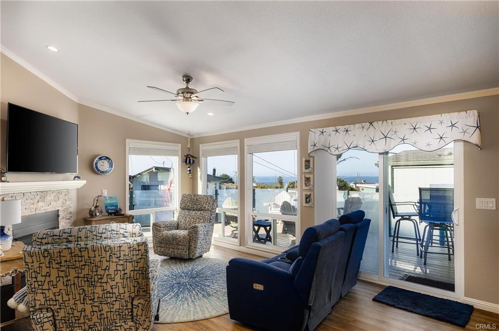 Justin4writing's tweet photo. 🌊 OCEANVIEW DREAM HOME ALERT 🏠💙 2/2 manufactured stunner in Cayucos' 55+ Whale Rock Terrace 🔑 Move-in ready w/ luxe finishes &amp; huge yard 🌴 Steps to beach, clubhouse &amp; coastal adventures 💰 $1.25M #CayucosRealEstate #OceanviewLiving #DreamHome https://t.co/Kr54qKxSXL https://t.co/Bvi45OpT4O