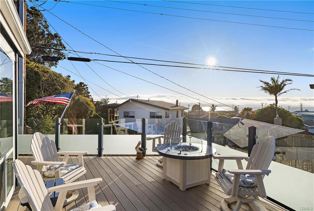 Justin4writing's tweet photo. 🌊 OCEANVIEW DREAM HOME ALERT 🏠💙 2/2 manufactured stunner in Cayucos' 55+ Whale Rock Terrace 🔑 Move-in ready w/ luxe finishes &amp; huge yard 🌴 Steps to beach, clubhouse &amp; coastal adventures 💰 $1.25M #CayucosRealEstate #OceanviewLiving #DreamHome https://t.co/Kr54qKxSXL https://t.co/Bvi45OpT4O