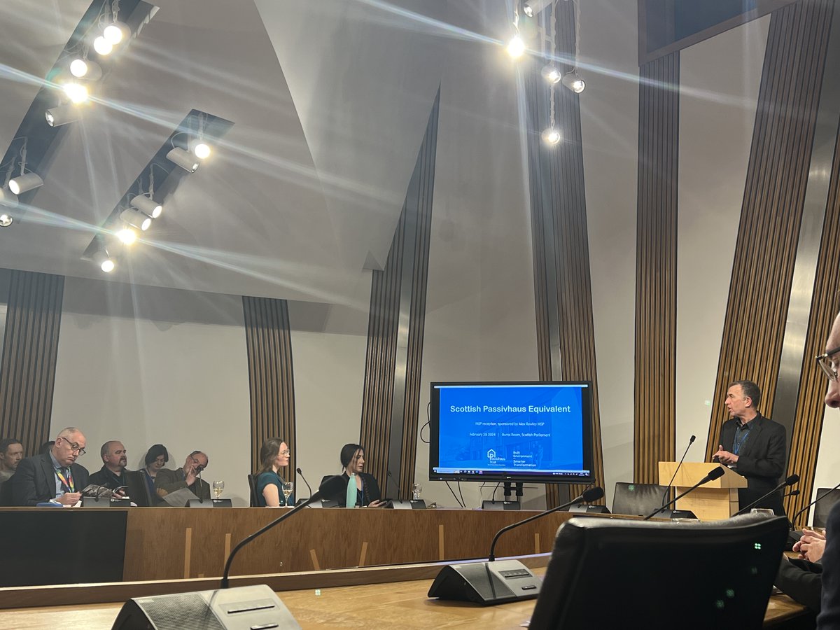 Wonderful evening with our own @jonoahines co-chairing the Alex Rowley MSP reception at @ScotParl for the Scottish equivalent of Passivhaus for new homes bill. Scotland is leading the way on energy efficient housing! 🌎🌍🌏 @PassivhausTrust