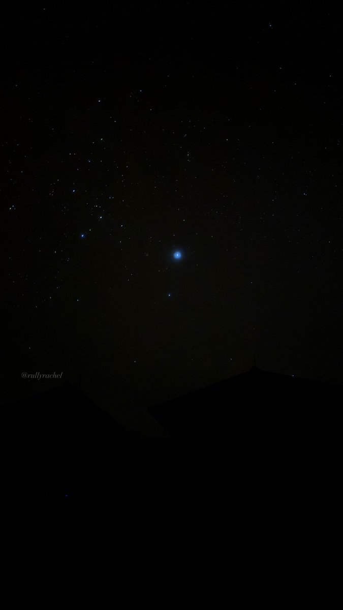 rullycious's tweet photo. Moment paling di tunggu saat Nyepi adalah fotoin bintang. 
(edited and not edited)
#nyepi 
#nyepi2024 
#bali https://t.co/XJeS6gPqpd
