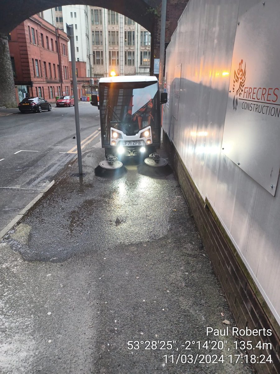 Out today in the Oxford Rd corridor and noticed this fly tipped rubbish on York St. Reported it and it’s now cleared. You can report fly tipping and rubbish issues here: manchester.gov.uk/homepage/904/l… Alternatively get in touch: cllr.anthony.McCaul@manchester.gov.uk