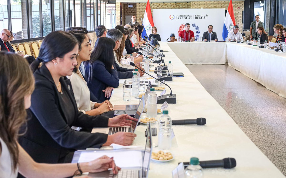 Santiago Peña tweet media