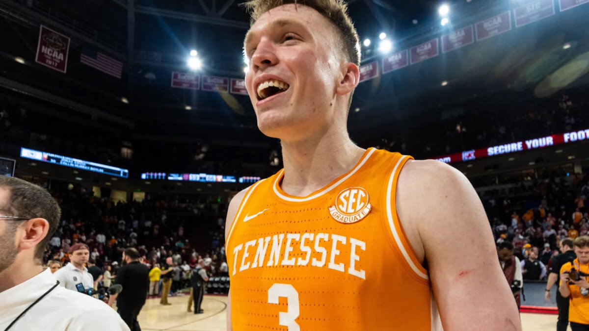 BREAKING: Tennessee superstar Dalton Knecht has been named SEC Player of the Year.