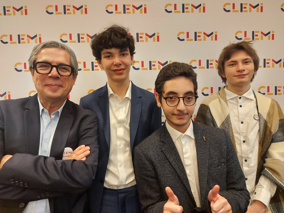 DavlcLyon69's tweet image. Trois élus au CAVL @academielyon ont participé à la table ronde avec M. GONNET, fondateur du @CLEMI lors de la  cérémonie  du lancement de la semaine de la presse à la maison de la radio à Paris #spme24.
Ils ont eu l'occasion de saluer Madame La Ministre @NBelloubet