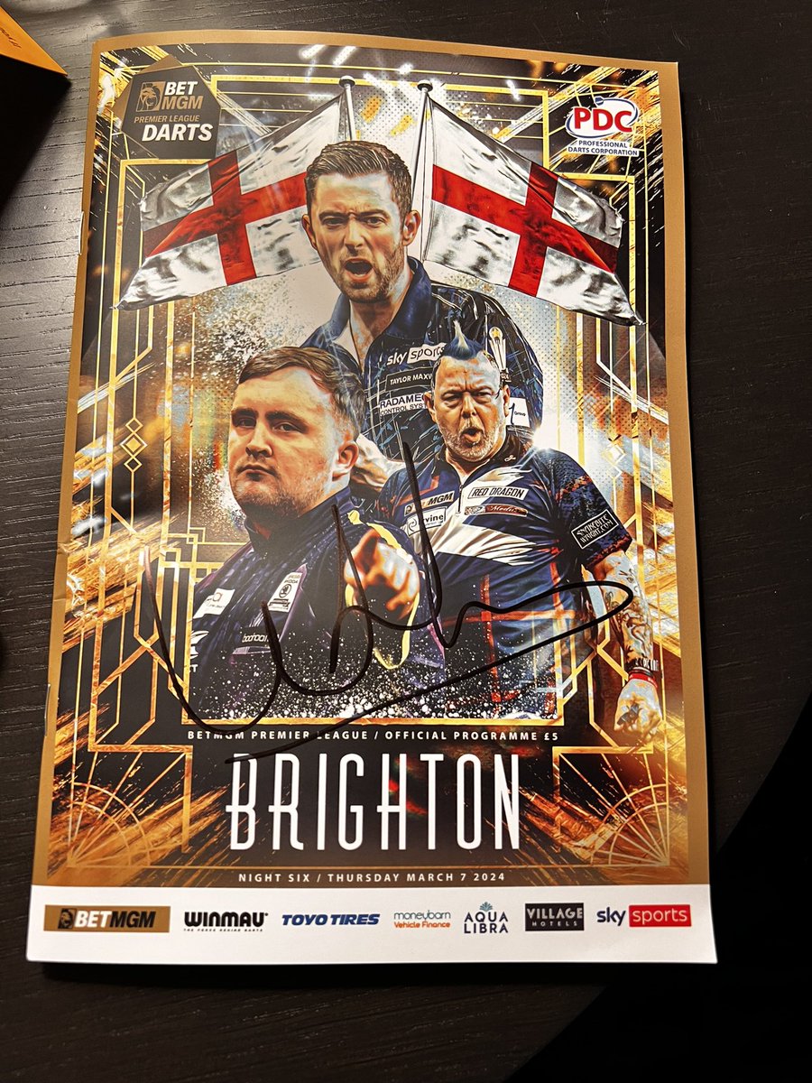 ⭐️ Who wants to win a signed premier league darts programme ⭐️ from my winning night? All you have to do is follow me, like and retweet this post to be in with a chance off winning!. The draw will be made on Wednesday.. good luck everyone 😊