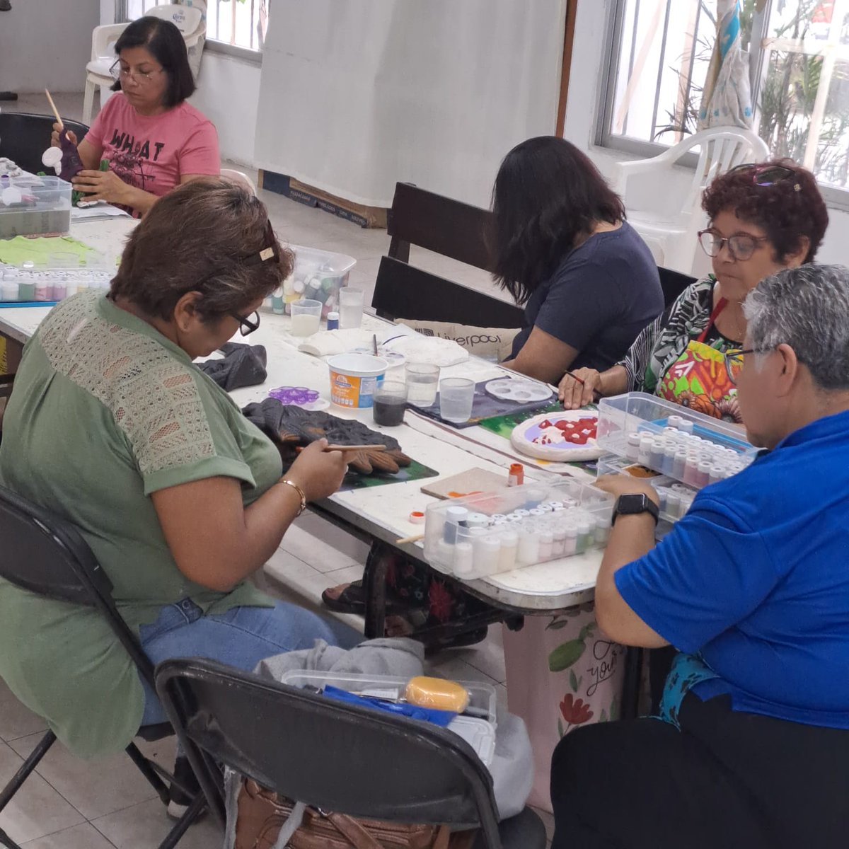 immuver02's tweet photo. Continuamos con nuestras clases de "Ceramica".
¡Aún estas a tiempo de inscribirte!
Para mayor información comunicate al 2292001006 https://t.co/8KPC8Ynhyd