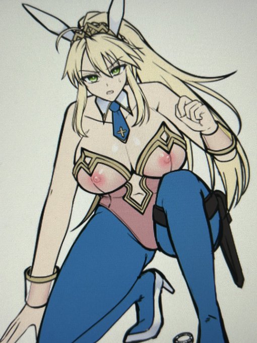 ただのレイヤーの表示ミス
なんだけどこれはこれでえっちだ 