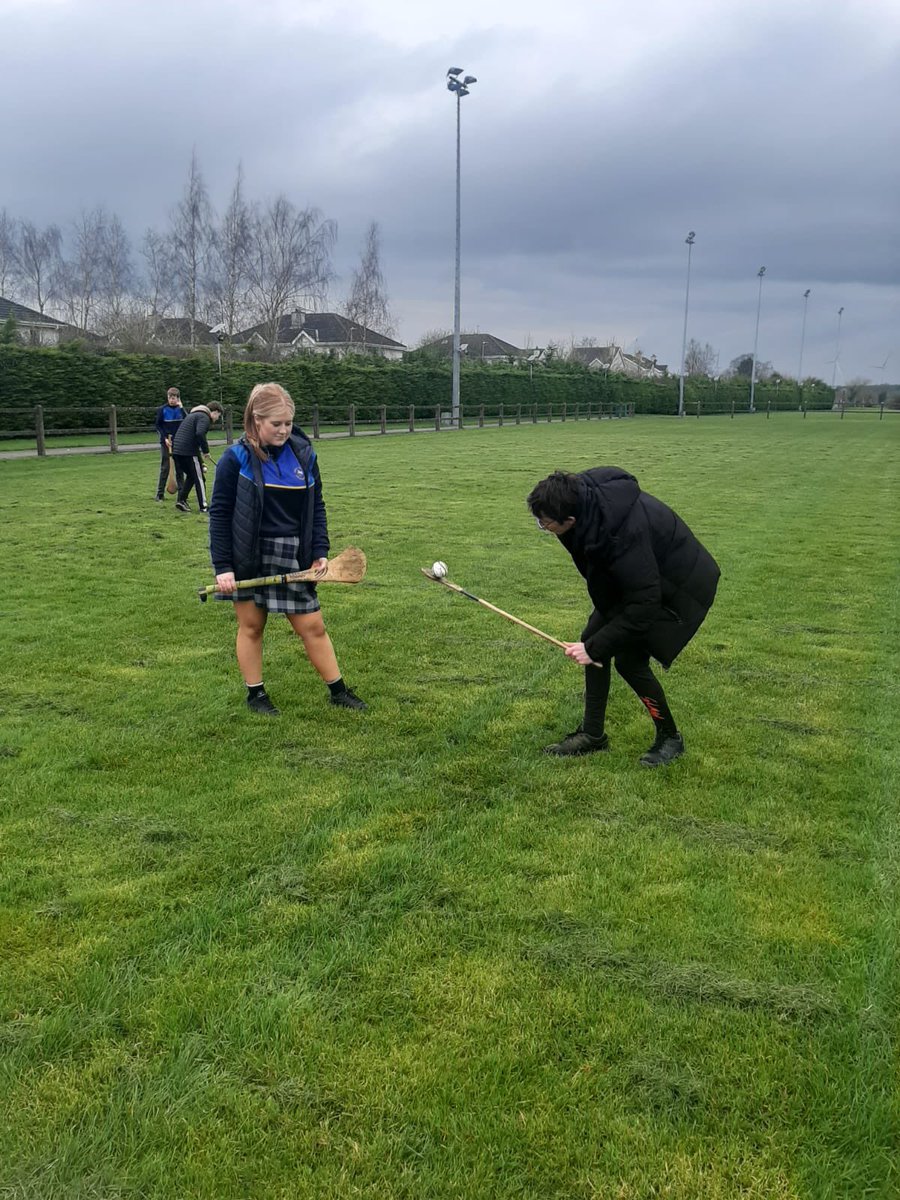 We treated our French visitors to a display of hurling and football this afternoon. Thank you to Mr. Rigney, Mr. M. Walsh , Ms. Holland and Mr. Bracken for leading the way and @Gracefield_GAA for their grounds. @love_port @LaoisToday @EmoParish @LaoisNews