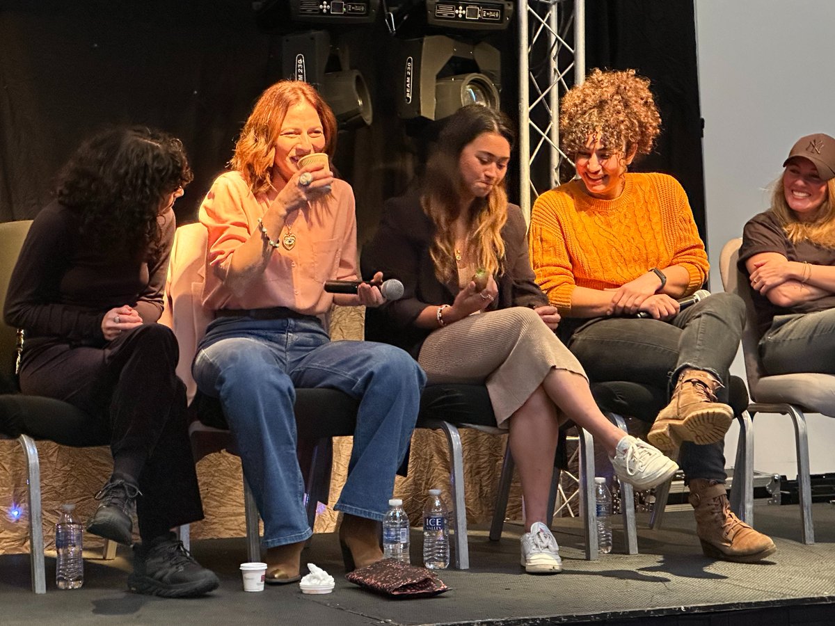 The OCS Newsletter is collecting HaloBearerUK convention memories and/or photos to post on a blog post and possibility in an upcoming newsletter edition. If you are interested, please submit through the form. docs.google.com/forms/d/12vepf…
#WarriorNun #SaveOurWarriorNun