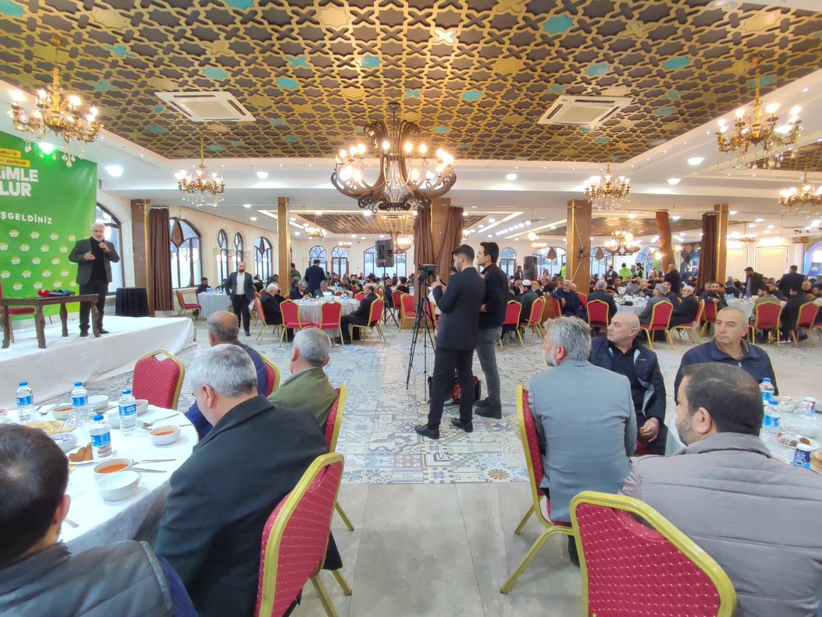 HudaParSuruc_'s tweet photo. İl Başkanlığımızın düzenlemiş olduğu iftar programına İlçe Belediye Başkan Adayımız Ömer Durmaz ,ilçe teşkilatı ile birlikte katıldı.
@EminOzaslan
@Omerdurmaz_63 
@YunusFidan063
#EvCarHÜDAPAR #BuSeferHÜDAPAR 
#Bımedıbe #BizimleOlur https://t.co/bHMwZbeaeX