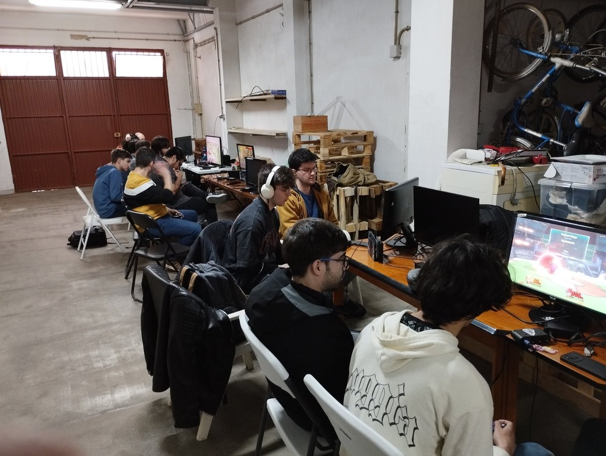 GarageTour's tweet photo. Todas las fotos de Garage Tournament #4 https://t.co/I2pZePabgR