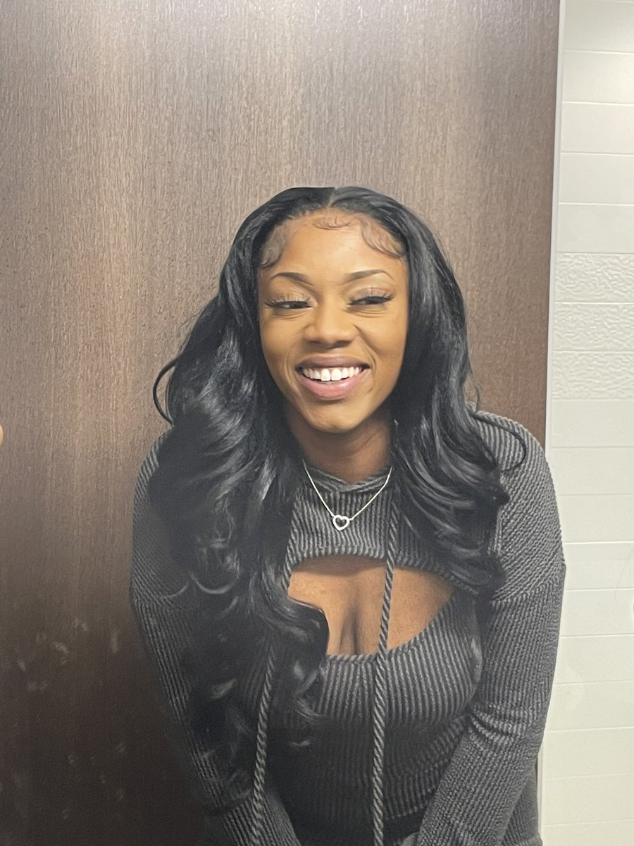 Thejay_Zee's tweet photo. Glowin Without You🖤

#chicagocontent #glowing #getupwitme #muah https://t.co/4nLrNC3HD7