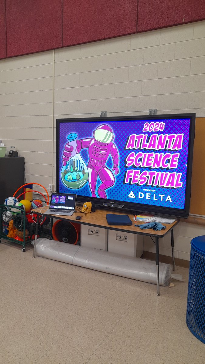 Thank you to Bruno di Geronimo from our group for taking students at the Finch Elementary School on an adventure about DNA and viruses, as part of the Atlanta Science Festival! @BrDiGeronimo @ATLSciFest @GT_CHEM chemistry.gatech.edu/news/elementar…