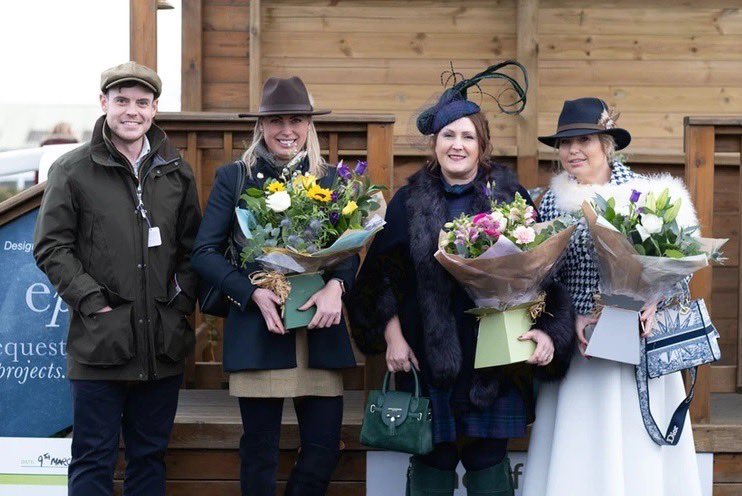 jollew411's tweet photo. @HerefordRaces #styleawards on Saturday
Best dressed couple 🏆 💐
Jason dying a little bit inside 😆 
Thanks @RobbieLlew for a lovely day out 🏇🏻 #winner #couple #horseracing @FairfaxFavor #customerofthemonth https://t.co/GHkILaLzUx