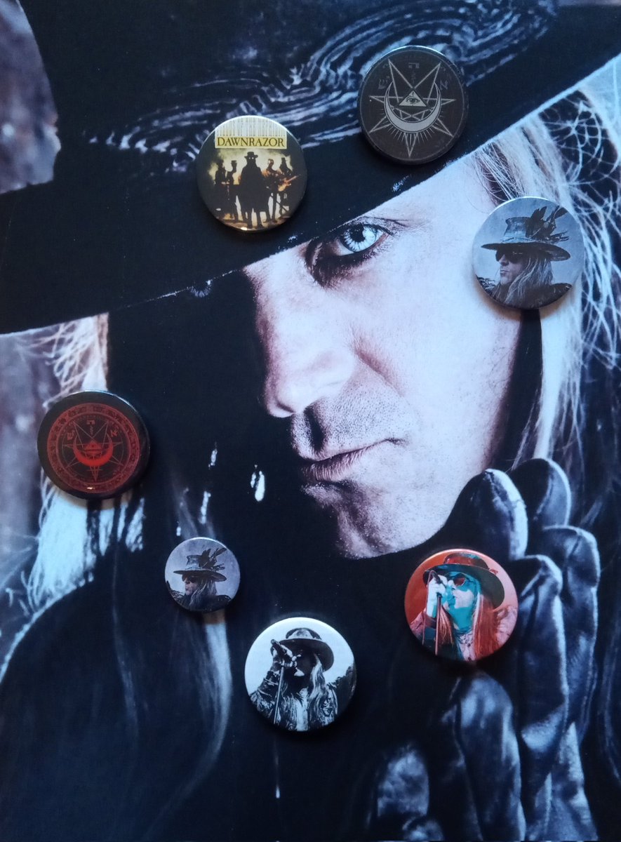 Buy my badges... they're the real McCoy! *
Y'know, because Carl McCoy..?
*Not real McCoy on account of being homemade and not endorsed by the artist
#CoolUniqueBadgesForCoolUniquePeople #fieldsofthenephilim #carlmccoy #thenephilim #thenefilim #goth #gothic #buttonbadges