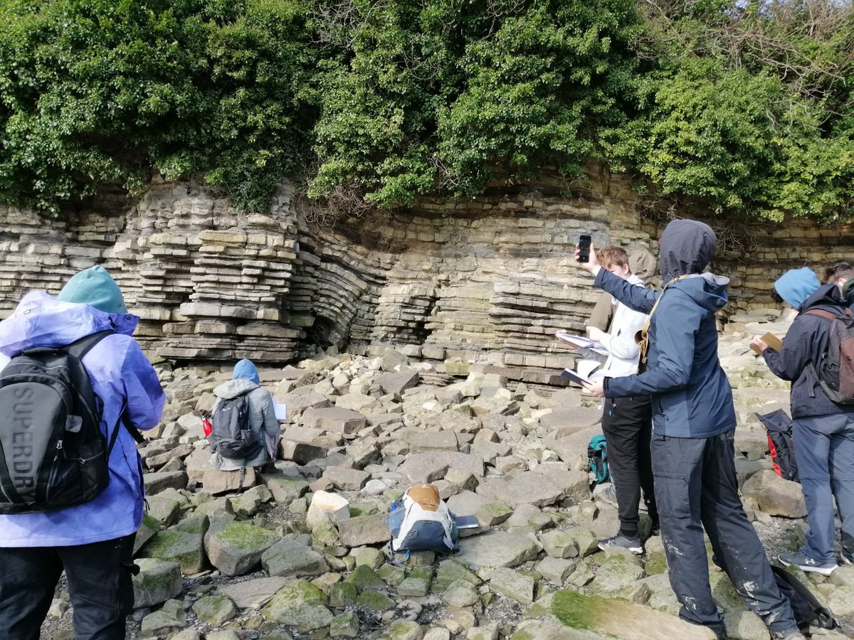 #WhitchurchHS Y13 Geologists just wrapped up their 11th outing at Old Harbour, Barry. Remarkably, over 4 years of fieldwork, they’ve only had 15 mins of light rain - the sun truly favors our talented Earth Scientists! #FieldworkFinesse #GeologyRocks