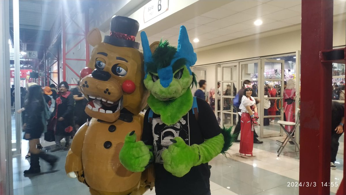 Yoshpper's tweet image. Casi no tomé fotos en esta conve pasada pero estuvo muy chida. 🐊