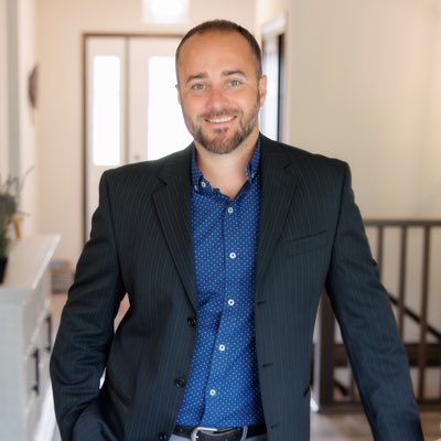 TylerMRealtor's tweet photo. #NewProfilePic https://t.co/DNTdh0Qp2P