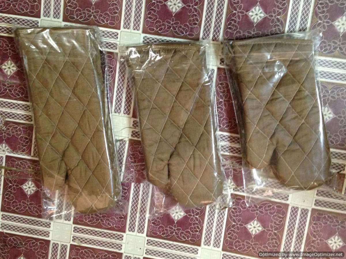 Fire retarded Oven Mitt used in Hotels  and Restaurant protect from flame and heat