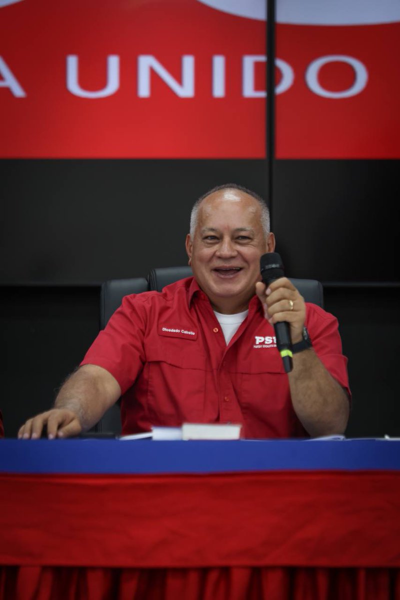 Durante la Reunión Político Organizativa del Partido Socialista Unido de Venezuela (@PartidoPSUV ), realizada en Maracaibo, estado Zulia, el primer vicepresidente de la tolda roja, Diosdado Cabello (@dcabellor), aseguró que el presidente Nicolás Maduro (@NicolasMaduro) recibió el…