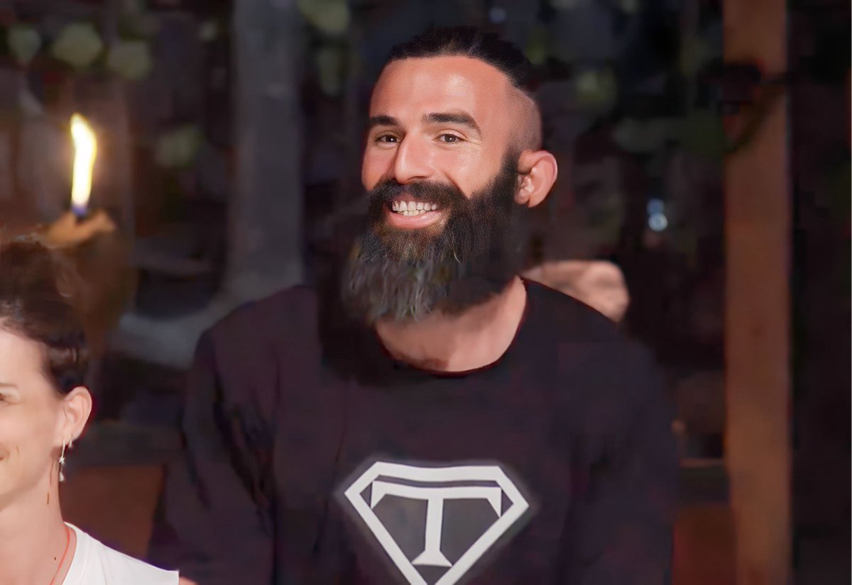 Turabi gittikten sonra yarışmanın kalitesi her geçen gün dibe çakılıyor:D 
Yeni sezonlarda gelen yarışmacıların hepsi rezilce hareketler yapıyorlar umarım bir an önce televizyon aleminden silinirler.

#Survivor2024AllStar #SurvivorAllStar #Turabi