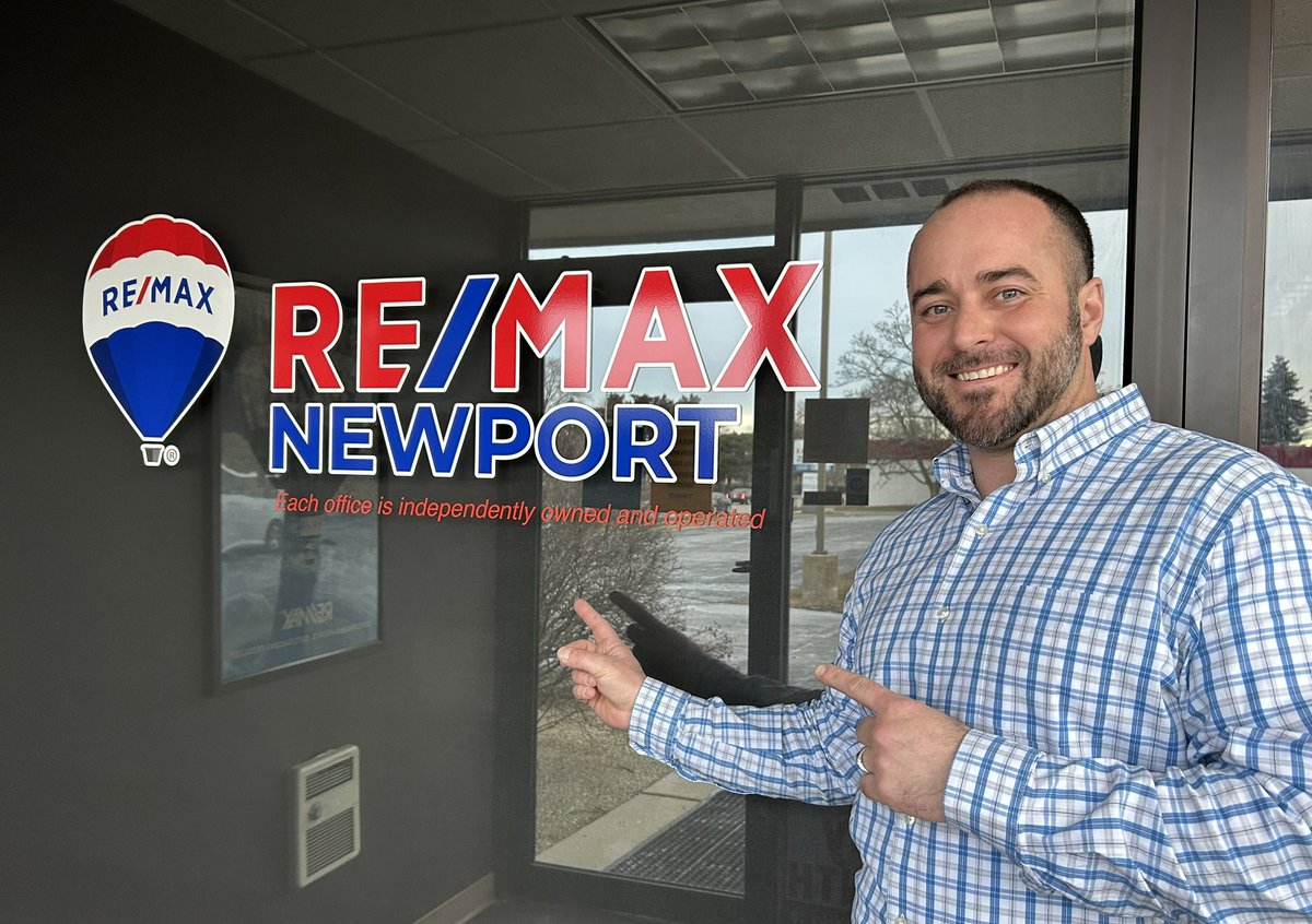 TylerMRealtor's tweet photo. I have taken a big leap and have become broker owner to the RE/MAX office located in Racine, now RE/MAX Newport. Please support my office and follow us on Facebook: RE/MAX NEWPORT. 
#tylermurphytherealtor #wisconsinrealestate #remaxnewport https://t.co/HB1BQAAMT1