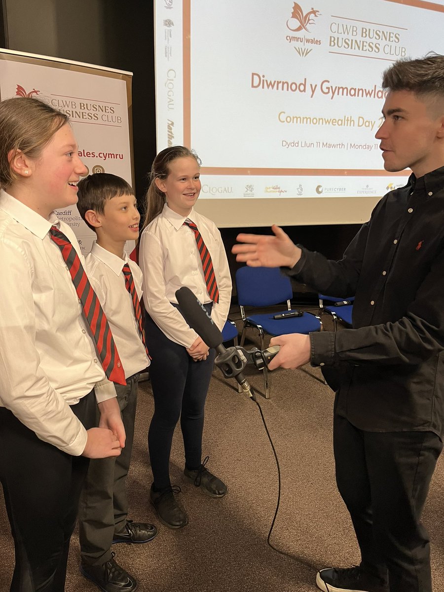 YsgolNant's tweet photo. Disgyblion yr Ysgol yn rhan o ddathliadau Diwrnod y Gymanwlad yn y Gerddi Botaneg. Am brofiad! 
Pupils of the school taking part in Commonwealth day at the Botanical Gardens! What a fantastic experience! 🎶🌟 https://t.co/We427q5IWM