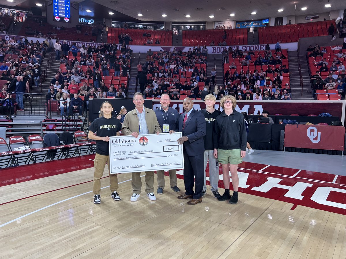 Congrats to Pryce from <a href="/north_edmond/">Edmond North Athletics</a> &amp; Bradley from <a href="/elrenops/">El Reno Schools</a> for winning the <a href="/OERBOK/">OERB</a> 3-Point Competition during one of our Basketball State Championships. $1,000 will go to the school's science &amp; math departments courtesy of OERB. #okpreps #OSSAA
