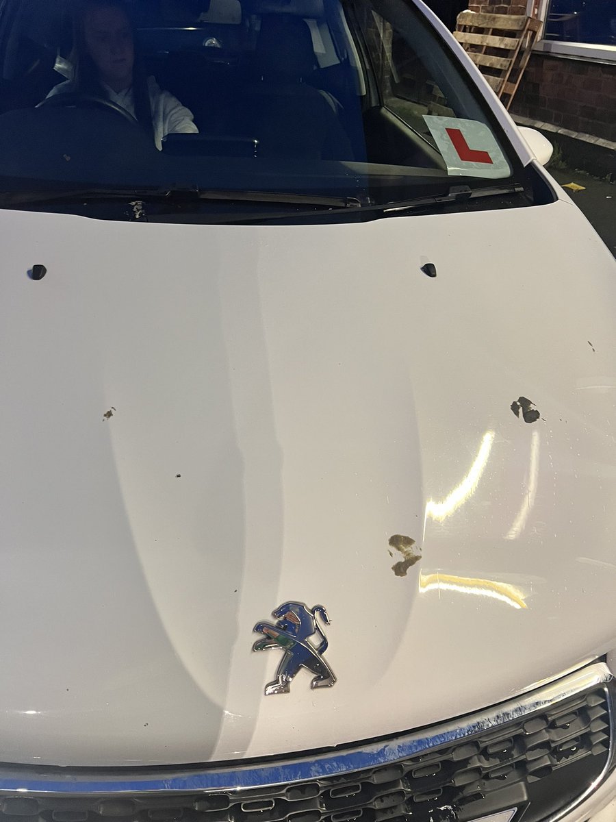 salmaddog's tweet image. @Morrisons not a very platinum car wash given?!!! #birdpoo #stuck #peugeot