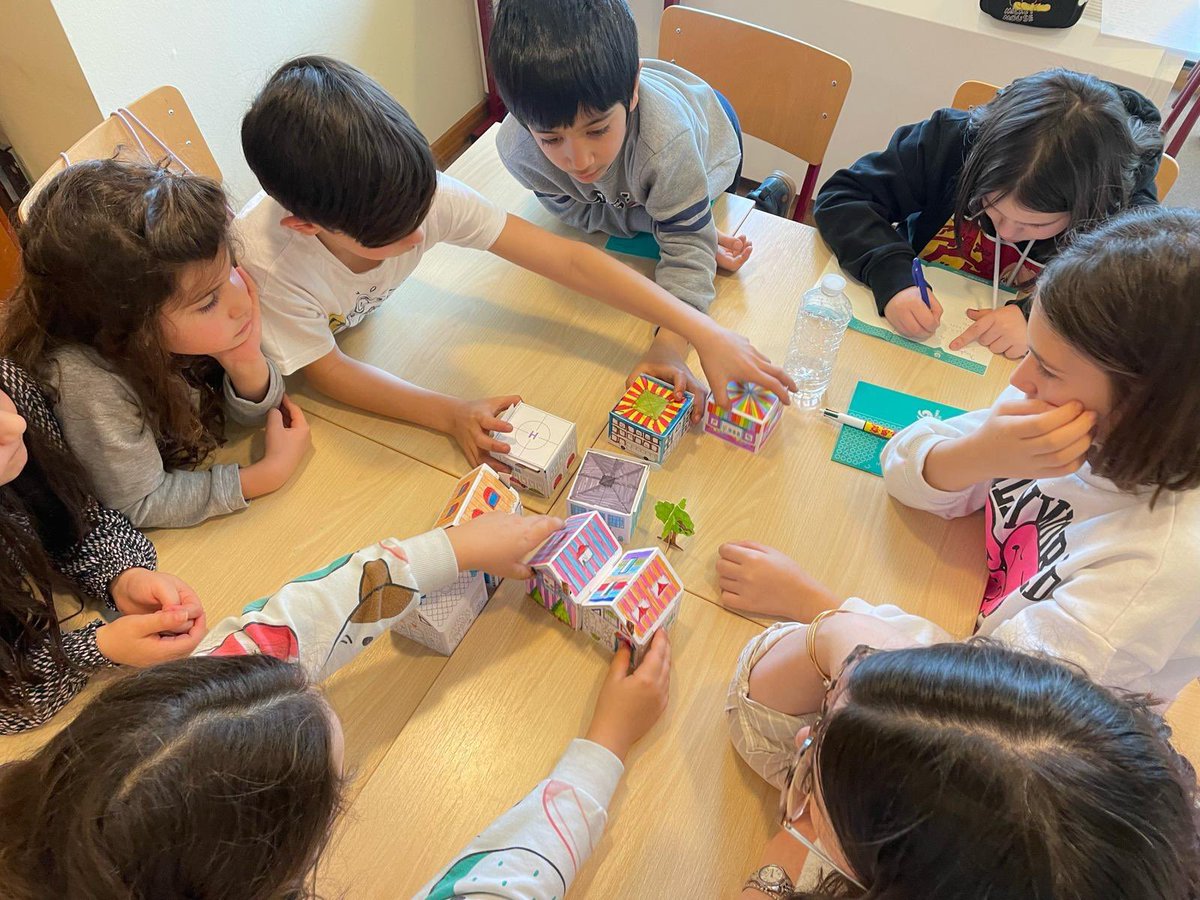 Çocuklar için Türkçe Dil Etkinlikleri Atölyelerimiz devam ediyor. Yine verimli ve öğretici bir Pazar günü geçirdik.