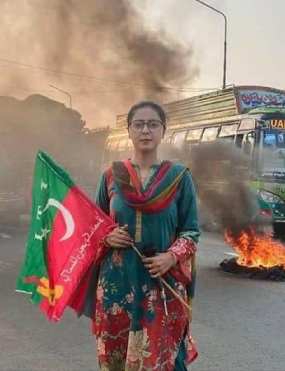 azharjavaiduk's tweet photo. اہم خبر ذرائع نے کنفرم کیا ہے مریم اکرام کے تحریک انصاف کے حوالے سے سامنے آنیوالی تفصیلات اور مسلم لیگ ن کے ورکرز کے احتجاج کے پارٹی قیادت نے اسمبلی نشست واپس لینے کا اصولی فیصلہ کرلیا ہے اس سلسلے میں تمام قانونی آپشنز استعمال کرنے کے بارے میں ہدایات بھی جاری ہوچکی ہیں انیس مارچ تک یہ مسئلہ حل کرلیا جائیگا @CMShehbaz @NawazSharifMNS @MaryamNSharif @SyedaNosheenPK