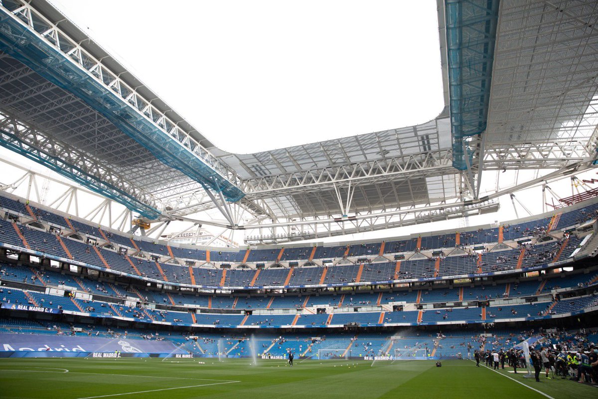wizardmimi's tweet photo. esta persona va a llenar el bernabeu y hara un sold out q flipas, guarden tweet. https://t.co/74SOfDnkCD