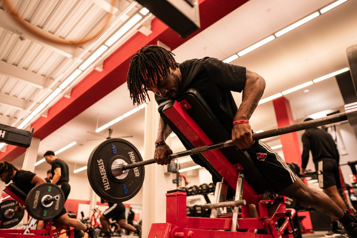 Arkansas State Football (@astatefb) on Twitter photo Toughness • Connection • Resiliency • Composure
#WolvesUp x #ADifferentBreed Toughness • Connection • Resiliency • Composure
#WolvesUp x #ADifferentBreed