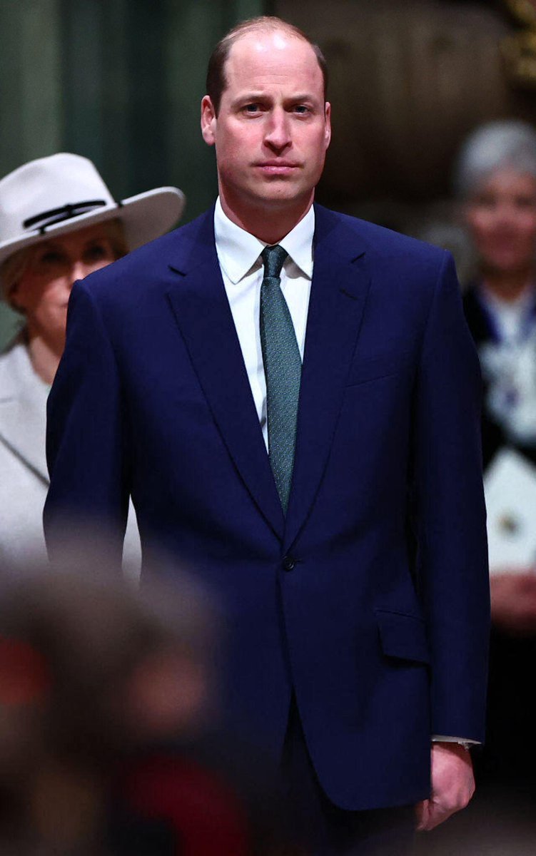The masculine Jawline and broad shoulders match the defiant and headstrong attitude indeed. Nature never makes a mistake🤩
In the Past 24 hours the press finally went to Head with Prince William and it was a long time coming🔥
     Since his youth, William has evaded the press.