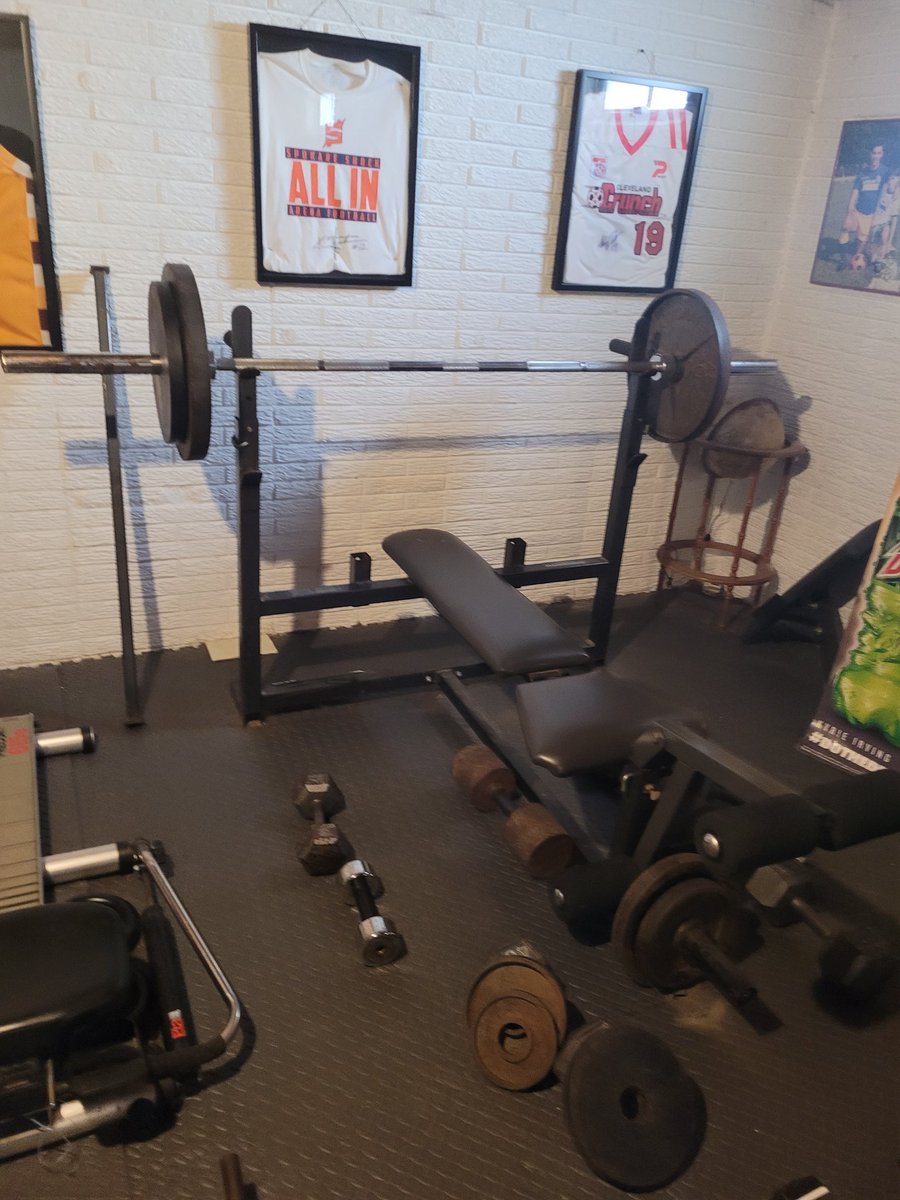 iancle1's tweet image. At the Bar #JYM and will be drinking @JimStoppani #Whey #protein #Workout #dedicated #motivated #inspired