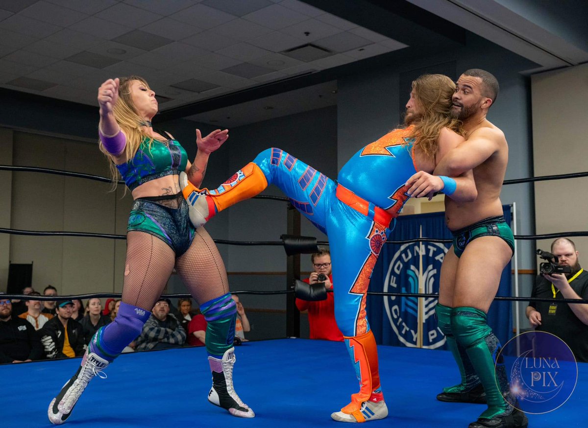 We were so thrilled to debut @renee_stormi & @LoganKnightPro's new tag team, 'OnlyFriends'! Won't be the last time you see them together in a @fountaincitypro ring, I'm sure of it! 📸: @lunapixkc