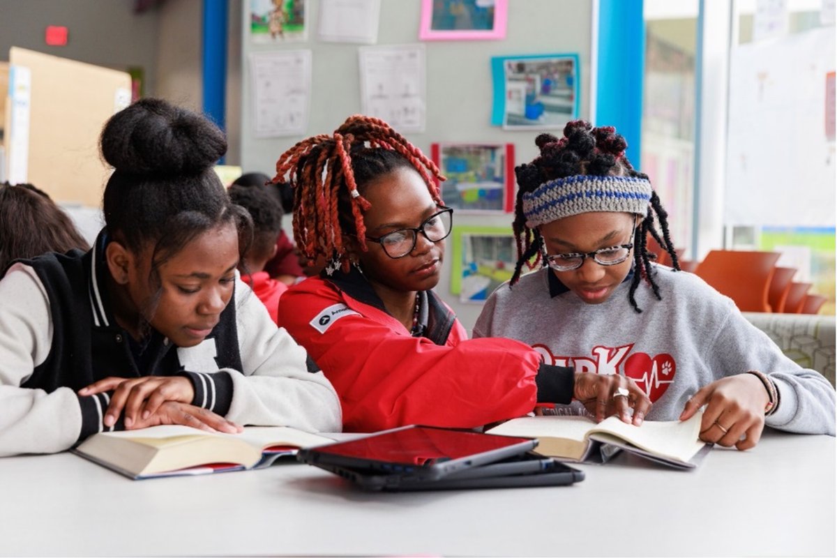 DBundrige's tweet photo. Don't miss your chance to support @CityYearPhilly's impactful literacy work across 13 @PHLschools. Join our Pages for Progress campaign to empower young minds through reading. Donate $25+ and you'll be entered to win 5 of CYP's favorite books.

Donate now: https://t.co/yc2JiK3T6F https://t.co/Ej4rrHbrMo
